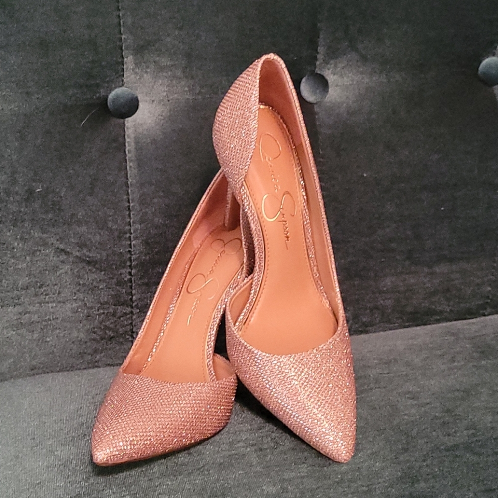 Jessica Simpson, Gold heels, Size 7